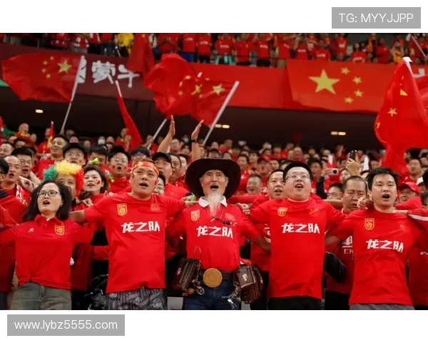 客场千人加油团自发助威展现球迷忠诚激情点燃球队士气共创荣耀梦