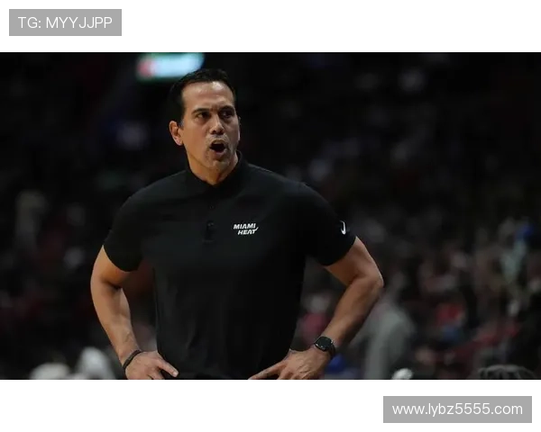 约维奇半场表现亮眼6投3中罚球全中贡献10分外加3篮板2助攻1盖帽